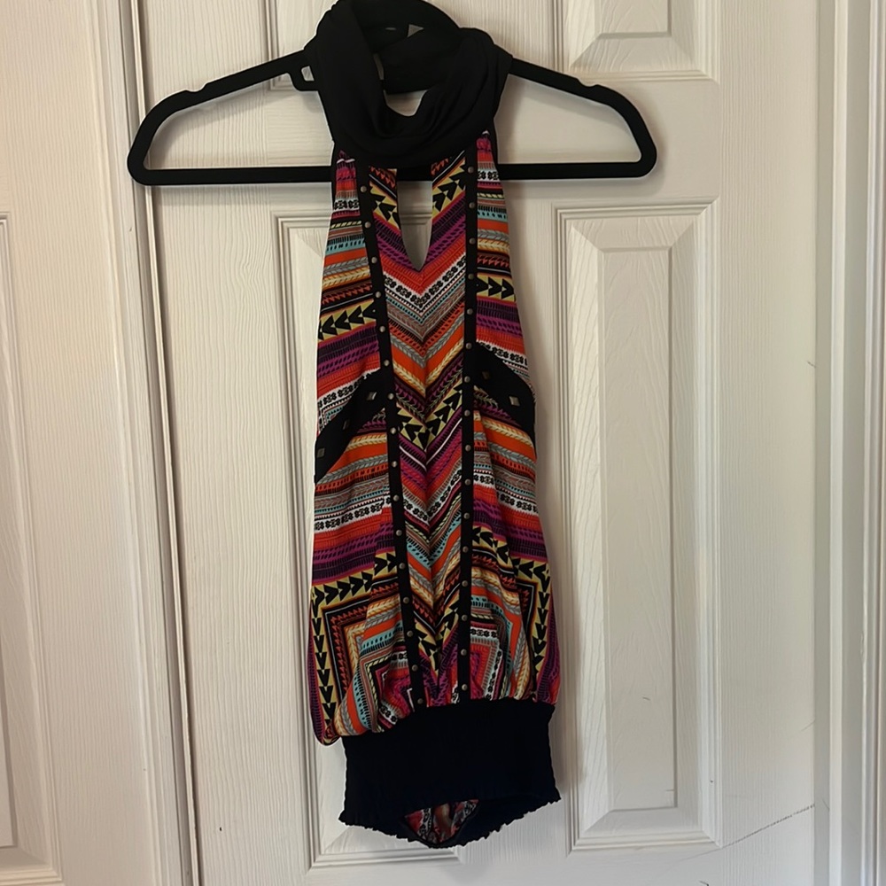 Patterned top